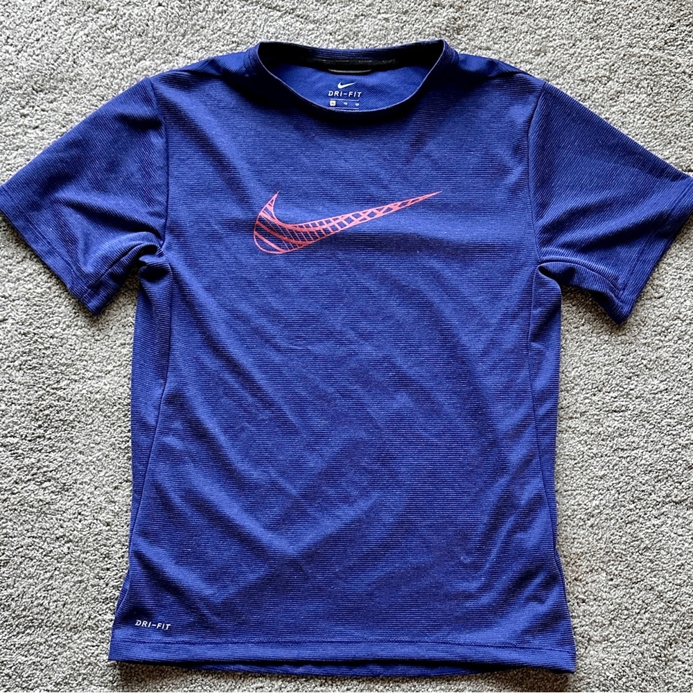 Nike Youth Boys Short Sleeve Dri-Fit T-Shirt, Size Youth X-Large EUC